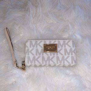 Michael Kors Wristlet